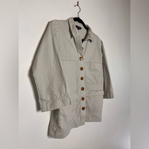 Ilana Kohn White Jacket with Brown Buttons - Picture 4 of 11